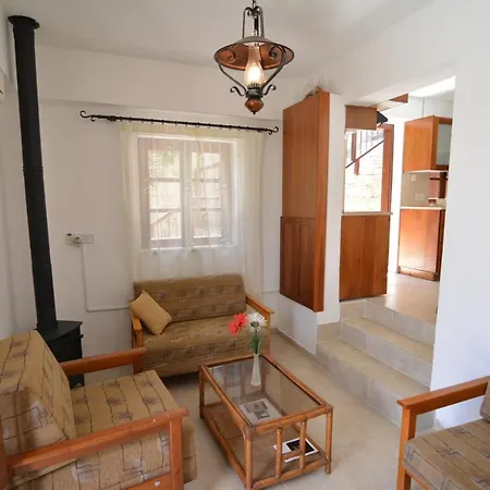 Casă la țară Elpida's Stone