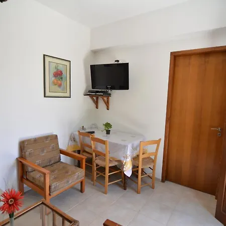 Elpida's Stone * Goudhi