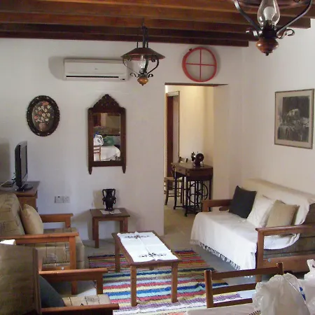 Elpida's Stone Country house Goudhi